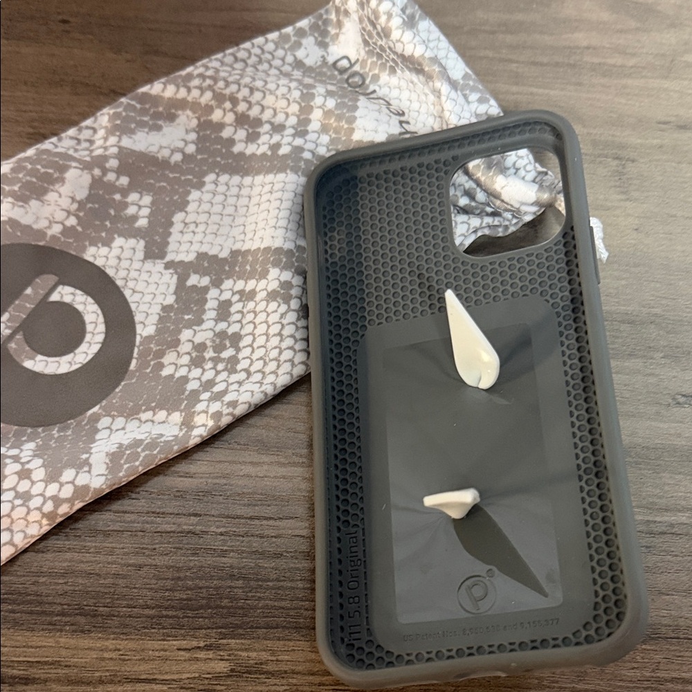 Loopy iPhone 11Pro Snake Pattern Phone Cover - Picture 2 of 4